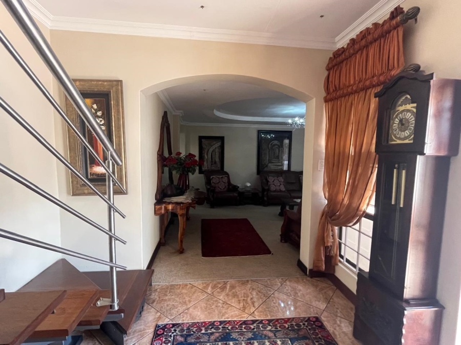 5 Bedroom Property for Sale in Christiana North West